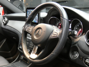 メルセデスベンツ GLA GLA180 ﾌﾟﾚﾐｱﾑ&ﾚｰﾀﾞｰｾｰﾌﾃｨPKG　後期 1ｵｰﾅｰ ｷｰﾚｽｺﾞｰ 黒本革ｼｰﾄ/ﾋｰﾀｰ ﾊﾟﾉﾗﾏｻﾝﾙｰﾌ ﾅﾋﾞ 地ﾃﾞｼﾞ Bｶﾒﾗ AppleCarPlay 前後ﾄﾞﾗﾚｺ harman/kardon 自動ﾘｱｹﾞｰﾄ/ﾌｯﾄOP LEDﾗｲﾄ/自動HB ｱﾝﾋﾞｴﾝﾄﾗｲﾄ　2年保証付