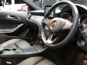 メルセデスベンツ GLA GLA180 ﾌﾟﾚﾐｱﾑ&ﾚｰﾀﾞｰｾｰﾌﾃｨPKG　後期 1ｵｰﾅｰ ｷｰﾚｽｺﾞｰ 黒本革ｼｰﾄ/ﾋｰﾀｰ ﾊﾟﾉﾗﾏｻﾝﾙｰﾌ ﾅﾋﾞ 地ﾃﾞｼﾞ Bｶﾒﾗ AppleCarPlay 前後ﾄﾞﾗﾚｺ harman/kardon 自動ﾘｱｹﾞｰﾄ/ﾌｯﾄOP LEDﾗｲﾄ/自動HB ｱﾝﾋﾞｴﾝﾄﾗｲﾄ　2年保証付