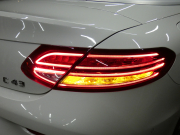 AMG Cクラス C43 4MATIC ｶﾌﾞﾘｵﾚ ﾚｰﾀﾞｰｾｰﾌﾃｨPKG　ｷｰﾚｽｺﾞｰ 9速AT ﾌﾞﾗｯｸ幌 赤本革ｼｰﾄ/ﾋｰﾀｰ/ｴｱｽｶｰﾌ HDDﾅﾋﾞ 地ﾃﾞｼﾞ Bｶﾒﾗ Burmester ｴｱﾊﾞﾗﾝｽPKG AMGｴｱﾛ/19ｲﾝﾁAW AMGﾗｲﾄﾞｺﾝﾄﾛｰﾙｻｽ LEDﾗｲﾄ/自動ﾊｲﾋﾞｰﾑ　2年保証付