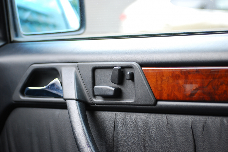 メルセデスベンツ Eクラス E400　正規ﾃﾞｨｰﾗｰ車 後期 左H 純正ｵｰﾃﾞｨｵ ETC 純正AW 整備明細ｱﾘ